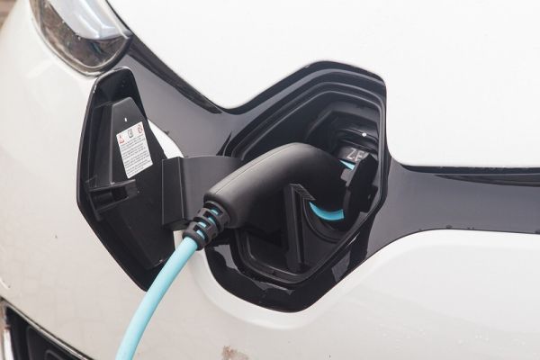 Με εργοστάσια παραγωγής μπαταριών για ηλεκτρικά αυτοκίνητα στην Ευρώπη θα υπάρξει μείωση των ρύπων κατά 37%, σύμφωνα με μελέτη