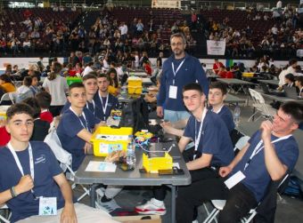 Δύο ομάδες του 1ου Πειραματικού ΓΕΛ Καρδίτσας στη 10άδα του τελικού του Πανελλήνιου Διαγωνισμού Ρομποτικής STEM 2024