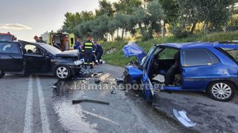 Λαμία: Μετωπική δύο οχημάτων με τρεις σοβαρά τραυματίες (+Φωτο)