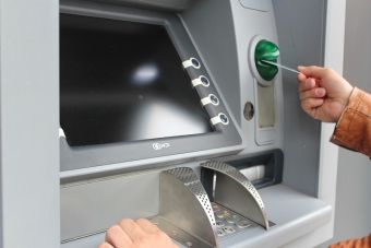 ΑΑΔΕ: Και με κάρτες ξένων τραπεζών η πληρωμή φορολογικών υποχρεώσεων