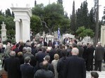 ΠΛΗΘΟΣ ΚΑΡΔΙΤΣΙΩΤΩΝ ΣΤΟΝ ΤΑΦΟ ΤΟΥ ΝΙΚ. ΠΛΑΣΤΗΡΑ ΠΟΥ ΠΑΡΑΚΟΛΟΥΘΕΙ ΤΗΝ ΟΜΙΛΙΑ ΤΟΥ ΔΗΜΑΡΧΟΥ ΛΙΜΝΗΣ ΠΛΑΣΤΗΡΑ ΚΑΡΔΙΤΣΑΣ, κ. ΔΗΜ. ΤΣΙΑΝΤΗ ΓΙΑ ΤΗ ΖΩΗ ΚΑΙ ΤΟ ΕΡΓΟ ΤΟΥ «ΜΑΥΡΟΥ ΚΑΒΑΛΑΡΗ»