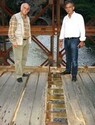 Με τον Ευρωβουλευτή Σπύρο Δανέλη στο κατεστραμμένο πάτωμα της γέφυρας