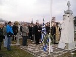 Επιμνημόσυνη δέηση στο στρατιωτικό νεκροταφείο και μνημείο των πεσόντων της μάχης.