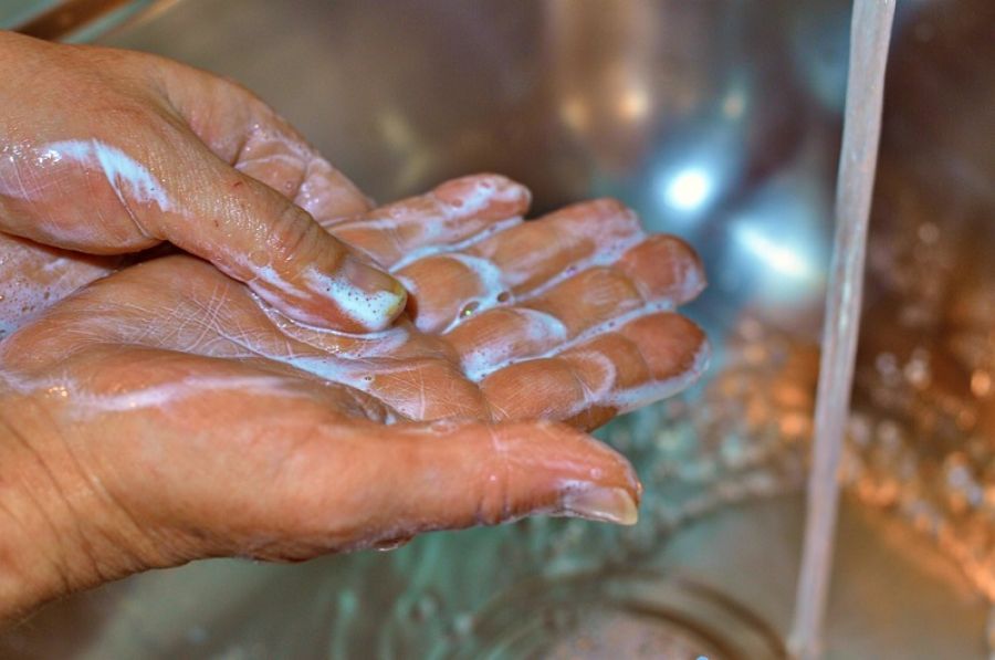 306 αντισηπτικά από το Υπ. Παιδείας για τα σχολεία της Δευτεροβάθμιας του νομού Καρδίτσας