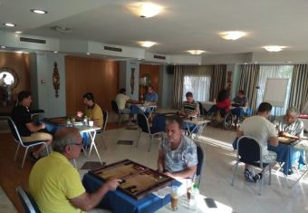 6ο πρωτάθλημα Σύγχρονου Τάβλι: Χιτσκοκικό φινάλε και η "κούπα" για πρώτη φορά στον Τάσο Μανιάτη!