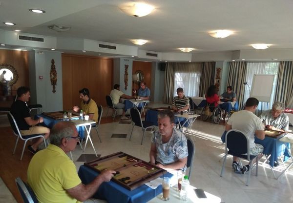 6ο πρωτάθλημα Σύγχρονου Τάβλι: Χιτσκοκικό φινάλε και η "κούπα" για πρώτη φορά στον Τάσο Μανιάτη!