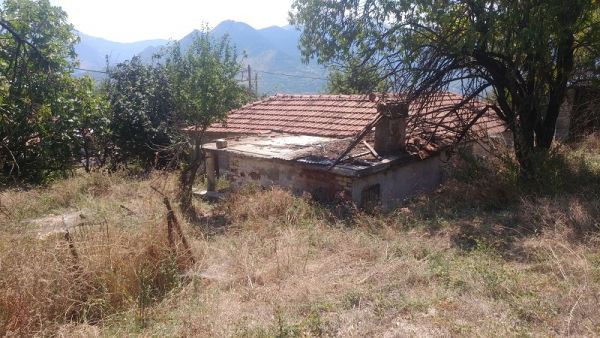 Πωλείται οικόπεδο με σπίτι στην Πορτή Καρδίτσας (+Φώτο)
