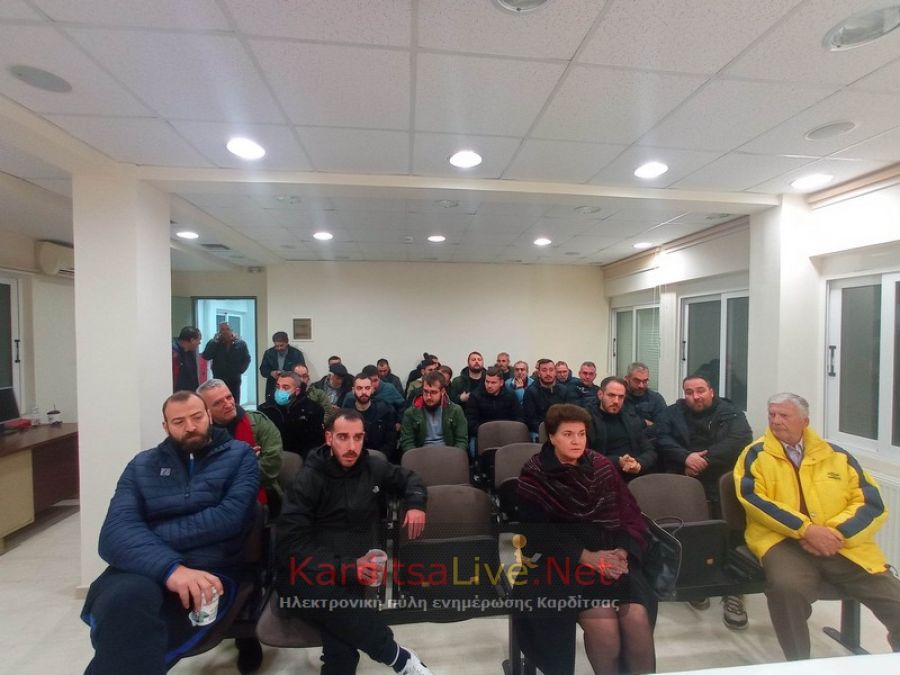 Κρίσιμη συνάντηση των ερασιτεχνών ποδοσφαιριστών με τους Δημάρχους για τους απινιδωτές στα γήπεδα (+Φωτο)