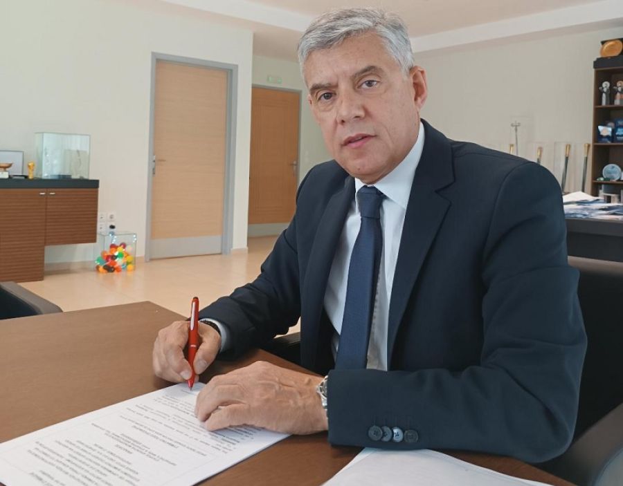 Υπεγράφη η σύμβαση του έργου για την ενίσχυση της οδικής ασφάλειας στον δρόμο που ενώνει τα Φάρσαλα με Αχίλλειο, Δίλοφο και Ναρθάκι