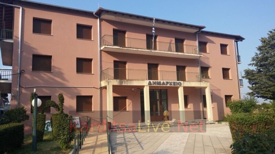 Υπογράφηκε η σύμβαση για τις κατεδαφίσεις επικινδύνως ετοιμόρροπων κτιρίων στον Δήμο Μουζακίου