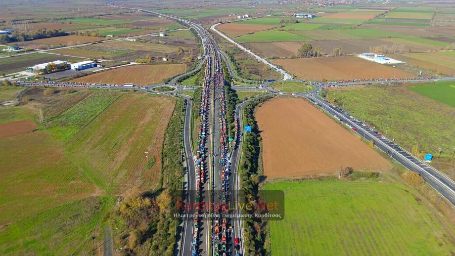 Καρδίτσα: Έσπασαν το "μπλόκο" της αστυνομίας και τα τρακτέρ ανέβηκαν στον Ε65 - Θα μείνουν μέχρι να δικαιωθούν (+Φωτο +Βίντεο)