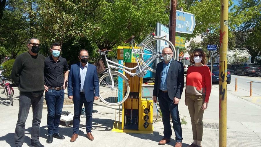 Δύο σταθμούς επισκευής ποδηλάτων απέκτησε η Καρδίτσα