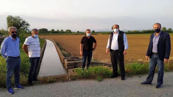 Στο αρδευτικό δίκτυο του ΤΟΕΒ Ταυρωπού ο Γ.Γ. του Υπ. Οικονομικών Χρ. Τριαντόπουλος για την έναρξη της αρδευτικής περιόδου