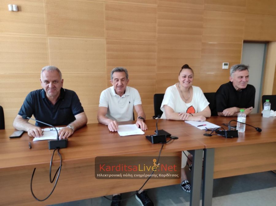 Ξηλώνεται το περίπτερο στη συνοικία «Σεισμόπληκτα» στην Καρδίτσα