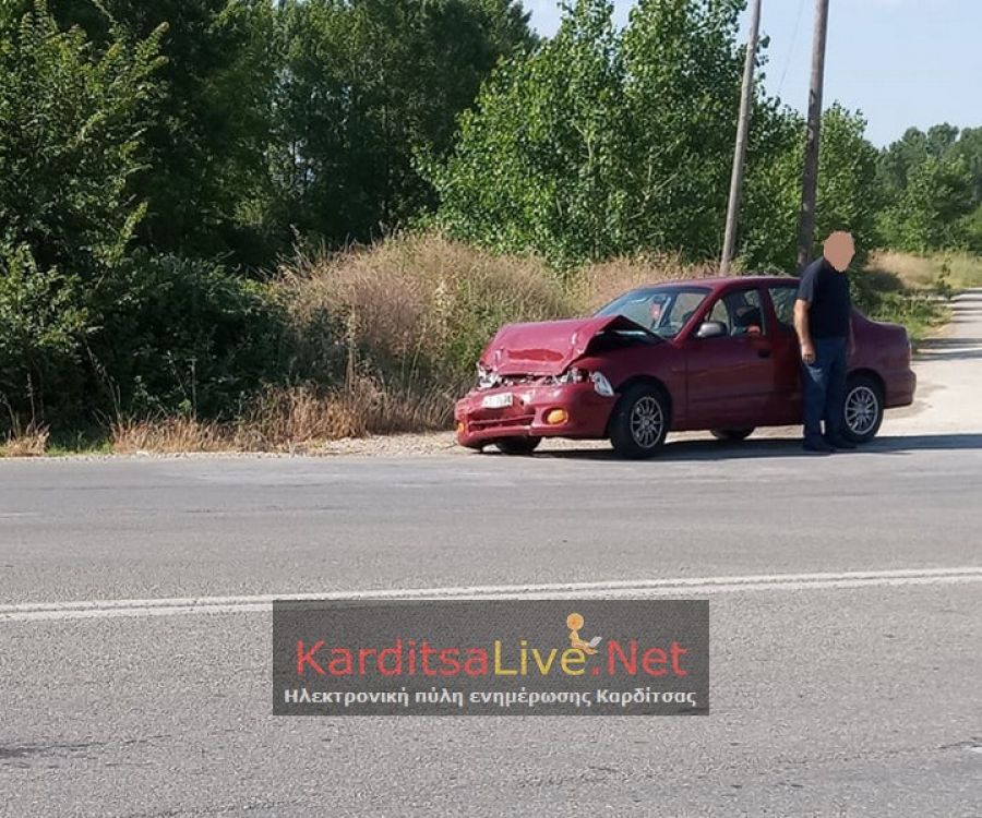 Σύγκρουση αυτοκινήτων με υλικές ζημιές το πρωί της Παρασκευής (4/6) στο Καρδίτσα - Δέλτα