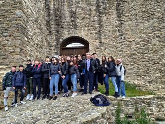 Διδακτική επίσκεψη του 6ου Γυμνασίου Καρδίτσας στο Βυζαντινό Κάστρο Φαναρίου και στο Ιστορικό – Λαογραφικό Μουσείο «Γ. Καραϊσκάκης»