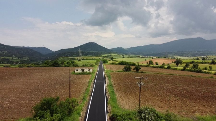 Ολοκληρώθηκε η ασφαλτόστρωση σε μήκος 2,6 χλμ. στην π.Ε.Ο. Λάρισας – Κοζάνης, στη θέση Βίγλα