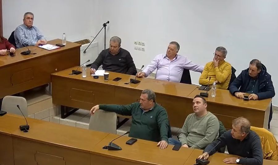 Δημ. Κατσής στο Δ.Σ. Σοφάδων: «Ολοκληρωμένες κατά 95% οι εργασίες στις τουαλέτες του Γυμνασίου - Λυκείου Σοφάδων»