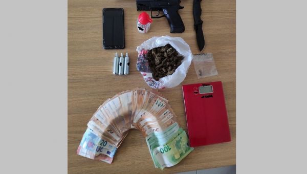 Δύο συλλήψεις στο Βόλο για κάνναβη και οπλισμό