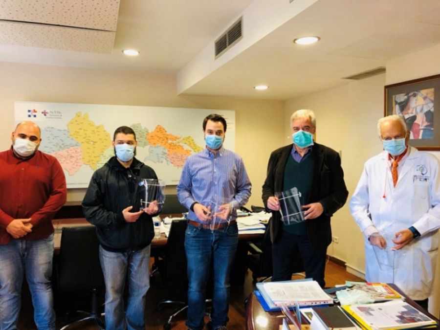 300 τρισδιάστατα εκτυπωμένες προστατευτικές μάσκες προσώπου παραδόθηκαν στην 5η ΥΠΕ