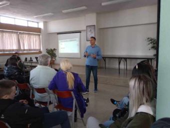 Το 2ο ΕΠΑ.Λ. Καρδίτσας γιόρτασε την Πανελλήνια Ημέρα κατά της σχολικής βίας και του εκφοβισμού
