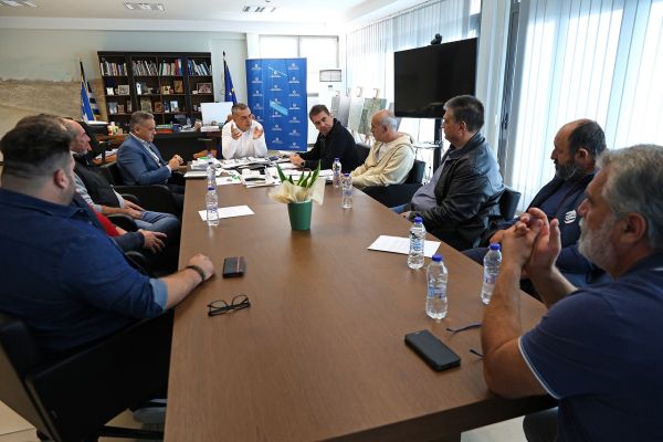 Επιστολή Κουρέτα στο ΥΠΑΑΤ για την αναθεώρηση της νομοθεσίας αδειοδότησης σταβλικών εγκαταστάσεων φορέων εμπορίας ζώντων ζώων