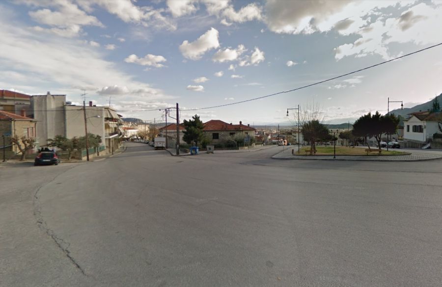 Καλαμπάκα: Καροτσάκι με βρέφος, κινήθηκε ανεξέλεγκτο στο κέντρο της πόλης, για 200 μέτρα!