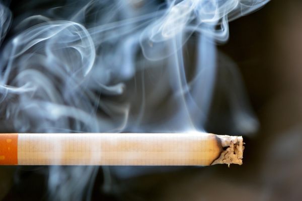Βρετανία: Εγκρίθηκε το νομοσχέδιο που απαγορεύει την πώληση τσιγάρων σε όσους γεννήθηκαν μετά το 2008