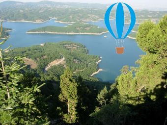Αερόστατο θα υψώσει τεράστια ελληνική σημαία πάνω από τη λίμνη Πλαστήρα στις 9 Μαΐου!