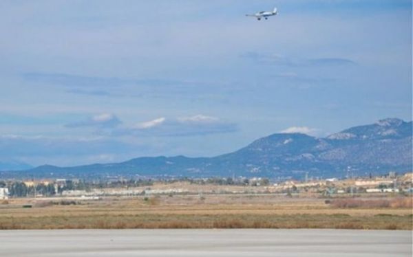 Αναγκαστική προσγείωση αεροσκάφους στα Μέγαρα