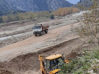 Υπεγράφη η σύμβαση για τη διευθέτηση και στερέωση της κοίτης του Πάμισου ποταμού δίπλα στο Κ.Υ.