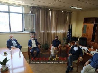 Στο Δημαρχείο Καρδίτσας ο Υφυπουργός Αθλητισμού Λευτέρης Αυγενάκης (+Φώτο)