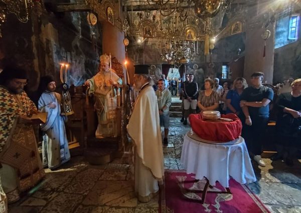 Ιερά Μητρόπολη: Θεία Λειτουργία στην Ι. Μ. Παναγίας Σπηλιάς Αργιθέας