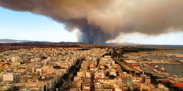 Κάηκαν σπίτια και αυτοκίνητα στα χωριά της Αλεξανδρούπολης σύμφωνα με την Πυροσβεστική - σε πλήρη εξέλιξη η πυρκαγιά