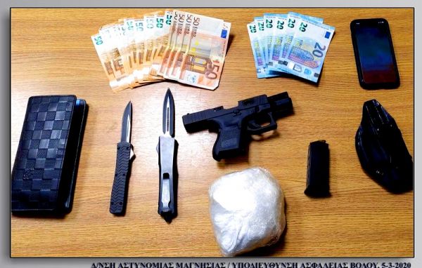 Συνελήφθη 38χρονος στο Βόλο για κοκαΐνη και οπλισμό