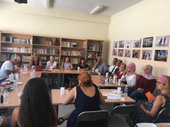 "Συνάντηση για την εκπαίδευση προσφύγων μαθητών στη μητρική τους γλώσσα"