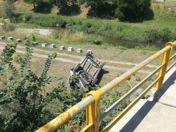 Τρικαλα: Αυτοκίνητο έπεσε από γέφυρα – Στο νοσοκομείο ο οδηγός