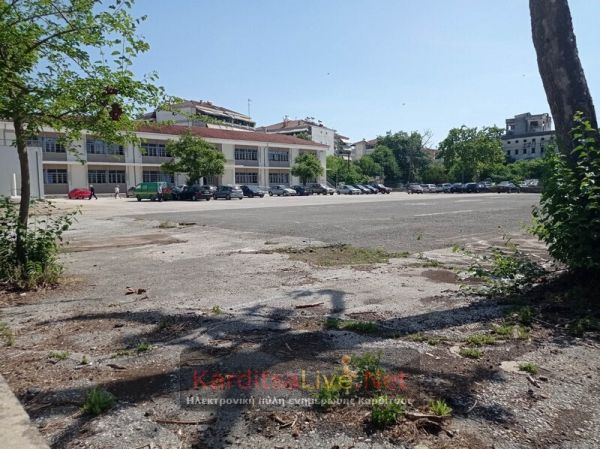 Ξεκινούν οι εργασίες ανάπλασης στον προαύλιο χώρο του νέου Δημαρχείου