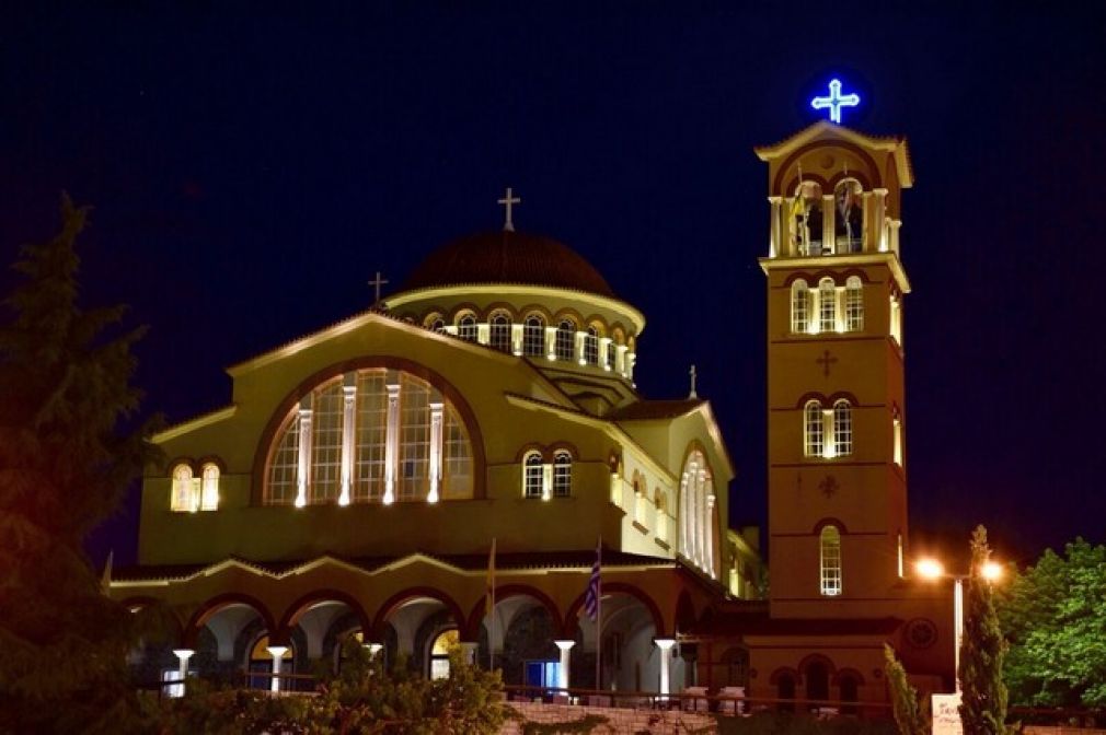 Αγρυπνία στη Λάρισα για τη Μακεδονία