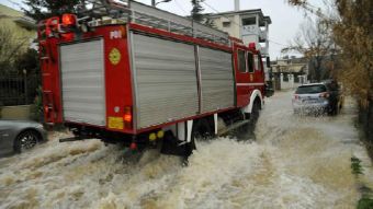 Πνίγηκε πυροσβέστης στην Αλεξανδρούπολη  - Συμμετείχε στον απεγκλωβισμό μαθητών λόγω ισχυρής βροχόπτωσης
