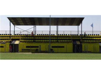 Νέα καθίσματα τοποθέτησε η Περιφέρεια Θεσσαλίας σε 7 γήπεδα στην Π.Ε. Λάρισας