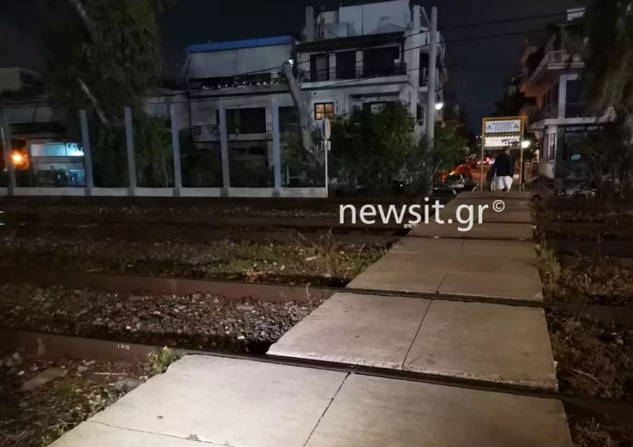 Σε κρίσιμη κατάσταση ανήλικος που παρασύρθηκε στις γραμμές του Προαστιακού