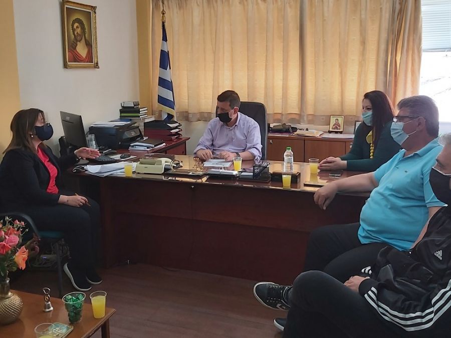 Συνάντηση του Δ.Δ.Ε. Καρδίτσας Σωκρ. Παππά με το Δ.Σ. του Συλλόγου Γονέων του 1ου ΓΕΛ Καρδίτσας για το χαρακτηρισμό του σχολείου ως πειραματικό