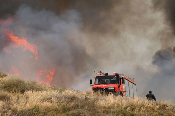Πυρκαγιά στην περιοχή του ΣΜΑ Σοφάδων σε εξέλιξη το απόγευμα της Τετάρτης (15/7)