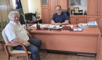 Τον δήμαρχο Καρδίτσας Β. Τσιάκο επισκέφτηκε ο πρόεδρος της Κοινότητας Νεράιδας Λ. Γάκης
