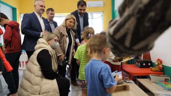 Υπ. Μετανάστευσης και Ασύλου: Πρόγραμμα για την πλήρη ένταξη 2.000 ασυνόδευτων προσφύγων