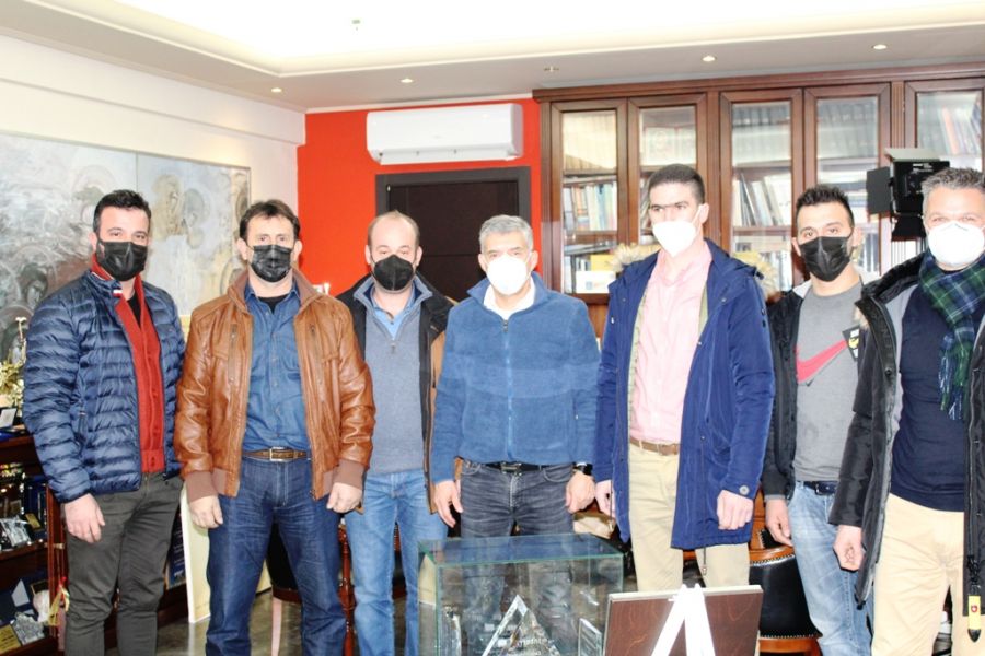 Δημοπρατούνται οδικά έργα 7 εκατ. ευρώ στο δίκτυο των Φαρσάλων - Ηλεκτροφωτίζεται ο κόμβος Σκοπιάς