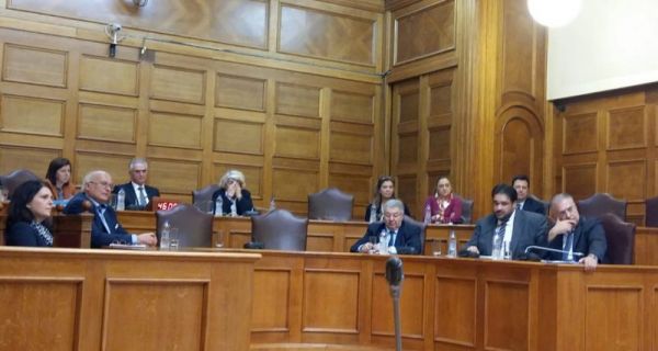 Δίνεται στα κόμματα την Παρασκευή (8/11) το σχέδιο νόμου για την ψήφο των Ελλήνων του εξωτερικού