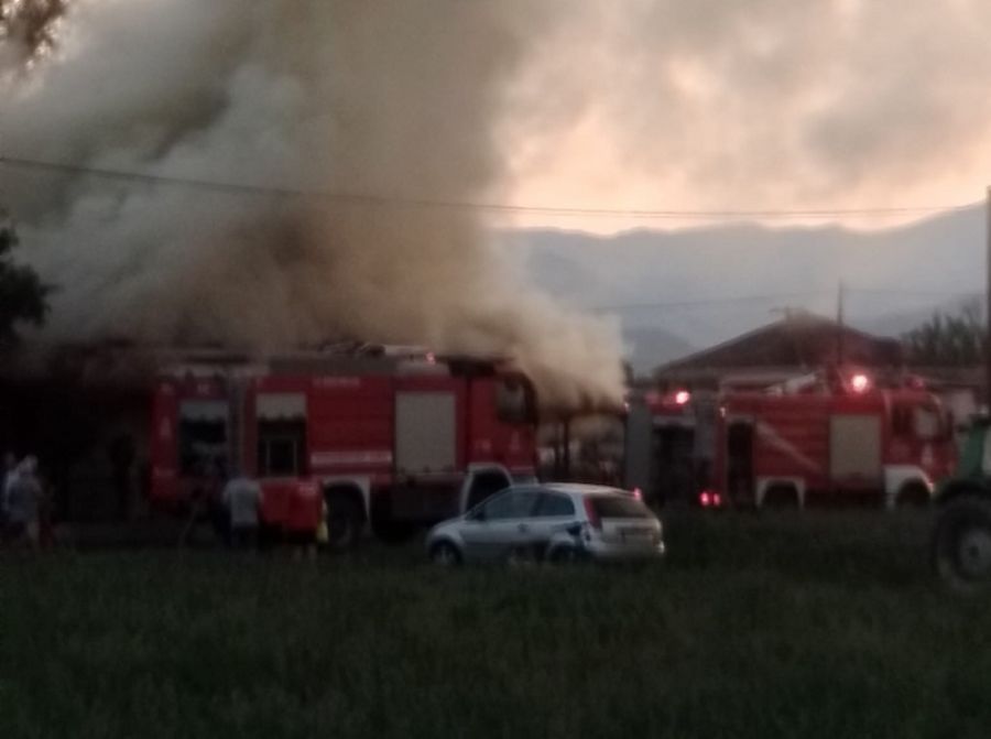 Σοβαρές υλικές ζημιές υπέστη κατοικία στη Μαγούλα από πυρκαγιά (+Φώτο)