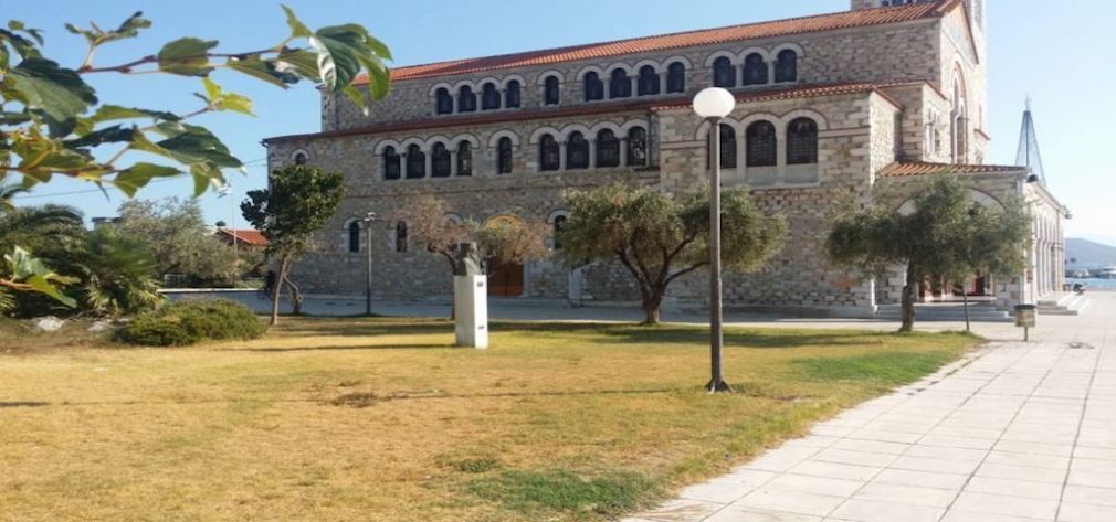 Βόλος: Αλυσόδεσαν 16χρονο σε κολόνα φωτισμού